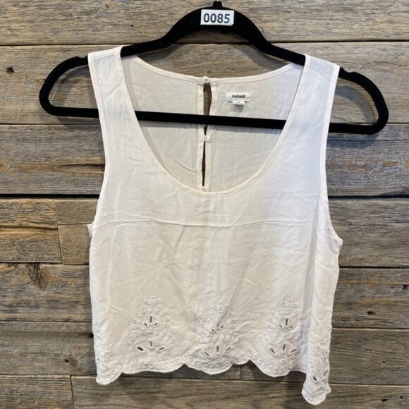 Garage Women's White Eyelet Crop Top  Size Small/P Button Back - Picture 1 of 8